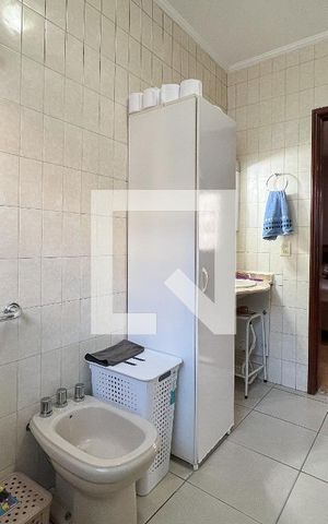 Casa à venda com 209m², 3 quartos e 5 vagasBanheiro do Quarto 3