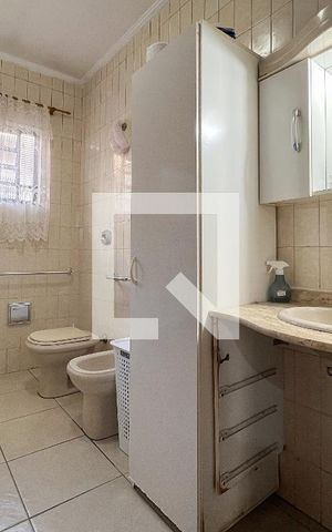 Casa à venda com 209m², 3 quartos e 5 vagasBanheiro do Quarto 3
