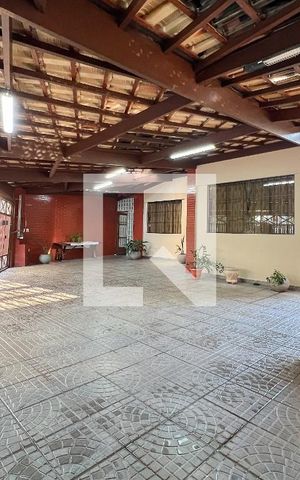 Casa à venda com 209m², 3 quartos e 5 vagasGaragem