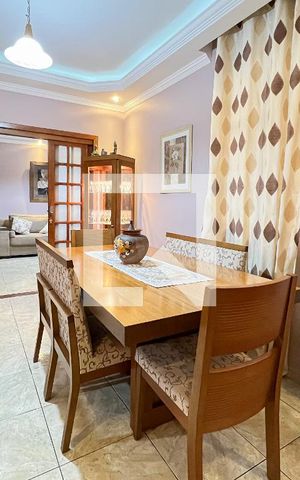 Casa à venda com 209m², 3 quartos e 5 vagasSala 1