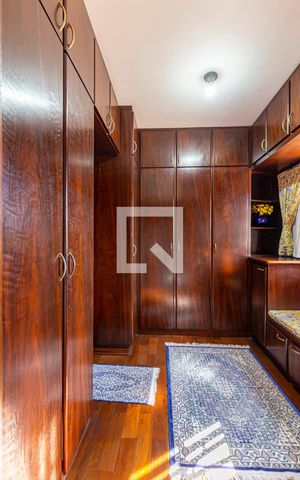 Casa à venda com 160m², 2 quartos e 3 vagas Casa à venda com 160m², 2 quartos e 3 vagasCloset da Suite 2