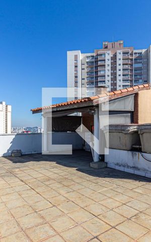 Casa à venda com 160m², 2 quartos e 3 vagas Casa à venda com 160m², 2 quartos e 3 vagasTerraço