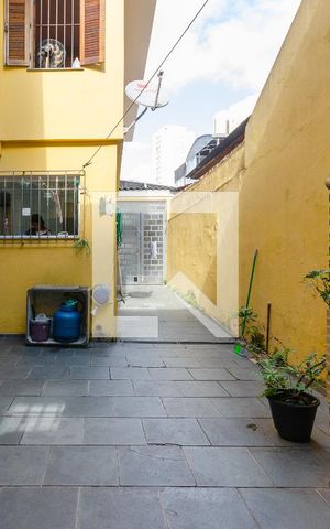 Casa à venda com 194m², 3 quartos e 2 vagas Casa à venda com 194m², 3 quartos e 2 vagasÁrea comum
