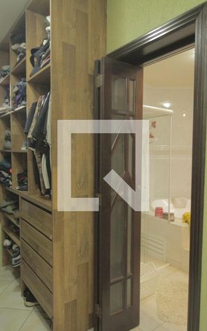 Casa à venda com 344m², 3 quartos e 4 vagasCloset da suíte