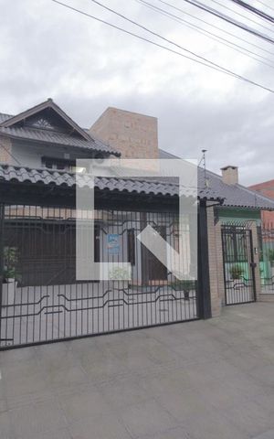 Casa à venda com 344m², 3 quartos e 4 vagasFachada