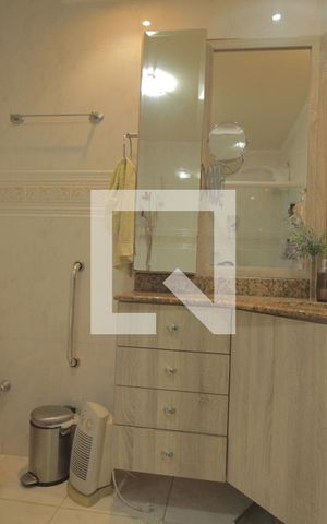 Casa à venda com 344m², 3 quartos e 4 vagasBanheiro da Suíte