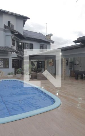 Casa à venda com 344m², 3 quartos e 4 vagasPiscina