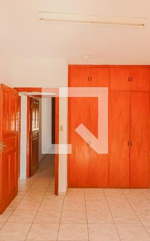 Casa para alugar com 252m², 5 quartos e 4 vagas Casa para alugar com 252m², 5 quartos e 4 vagasQuarto 1