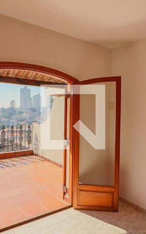 Casa para alugar com 252m², 5 quartos e 4 vagas Casa para alugar com 252m², 5 quartos e 4 vagasQuarto 2