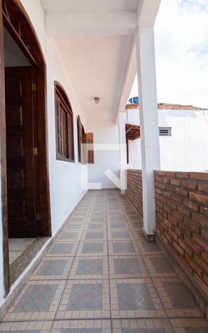 Casa à venda com 380m², 6 quartos e 7 vagas Casa à venda com 380m², 6 quartos e 7 vagasVaranda da Sala de Estar Casa 2