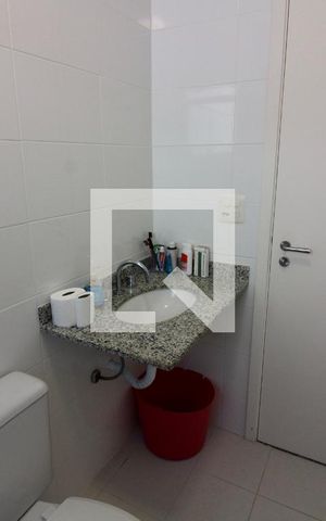 Apartamento à venda com 300m², 3 quartos e 3 vagas Apartamento à venda com 300m², 3 quartos e 3 vagasBanheiro 2