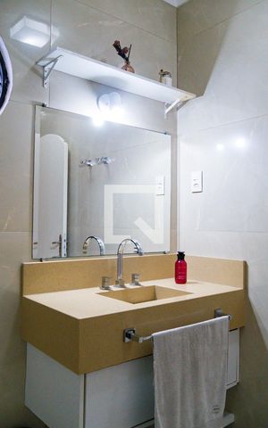 Casa para alugar com 300m², 3 quartos e 4 vagasBanheiro da Suíte 2
