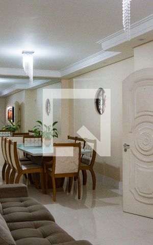 Casa para alugar com 300m², 3 quartos e 4 vagasSala
