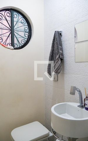 Casa para alugar com 300m², 3 quartos e 4 vagasLavabo