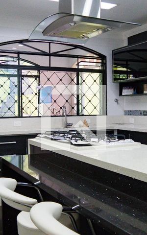 Casa para alugar com 300m², 3 quartos e 4 vagasCozinha