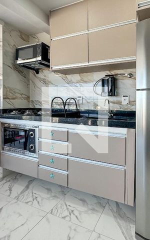 Apartamento para alugar com 71m², 2 quartos e 2 vagasCozinha