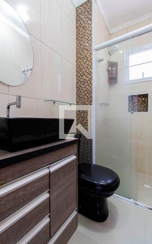 Apartamento à venda com 59m², 2 quartos e 1 vaga Apartamento à venda com 59m², 2 quartos e 1 vagaBanheiro
