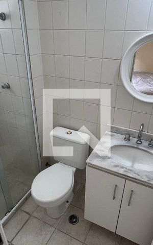 Apartamento à venda com 56m², 2 quartos e 2 vagas Apartamento à venda com 56m², 2 quartos e 2 vagasBanheiro da Suíte