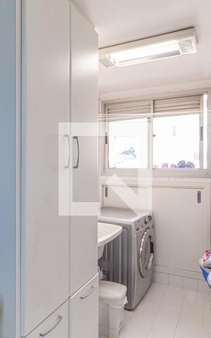 Apartamento à venda com 74m², 3 quartos e 1 vagaCozinha e área de serviço