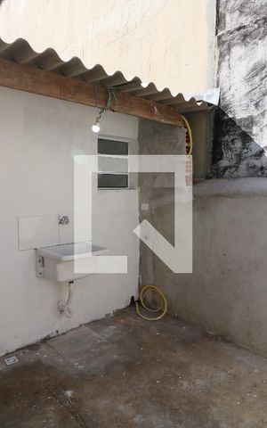 Casa para alugar com 65m², 2 quartos e sem vagaÁrea de Serviço