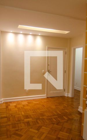 Apartamento à venda com 130m², 3 quartos e 1 vaga Apartamento à venda com 130m², 3 quartos e 1 vagaSala