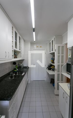 Apartamento à venda com 96m², 3 quartos e 2 vagas Apartamento à venda com 96m², 3 quartos e 2 vagascozinha