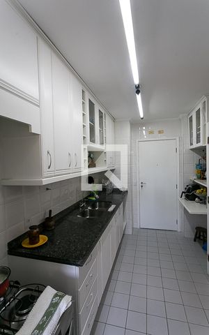 Apartamento à venda com 96m², 3 quartos e 2 vagas Apartamento à venda com 96m², 3 quartos e 2 vagascozinha