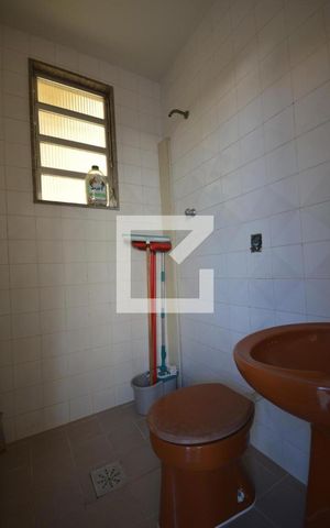 Casa à venda com 536m², 4 quartos e 2 vagasBanheiro de serviço