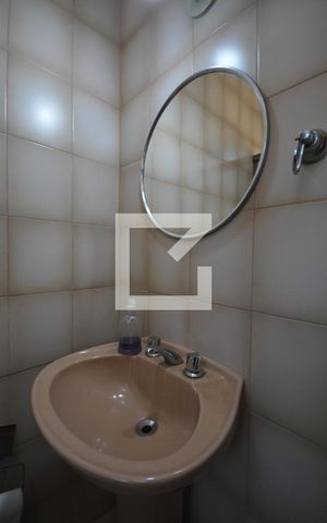 Casa à venda com 536m², 4 quartos e 2 vagasBanheiro social
