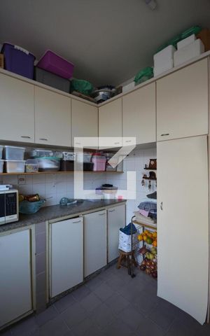 Casa à venda com 536m², 4 quartos e 2 vagasÁrea de serviço