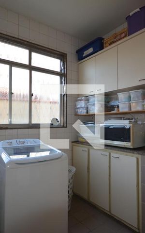 Casa à venda com 536m², 4 quartos e 2 vagasÁrea de serviço