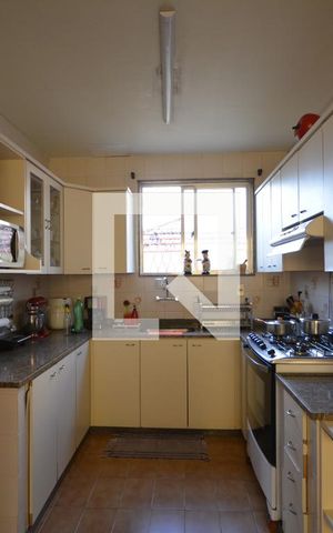 Casa à venda com 536m², 4 quartos e 2 vagasCozinha