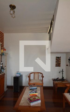 Casa à venda com 536m², 4 quartos e 2 vagasSala