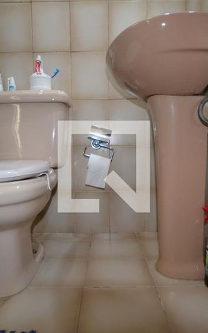 Casa à venda com 536m², 4 quartos e 2 vagasBanheiro social