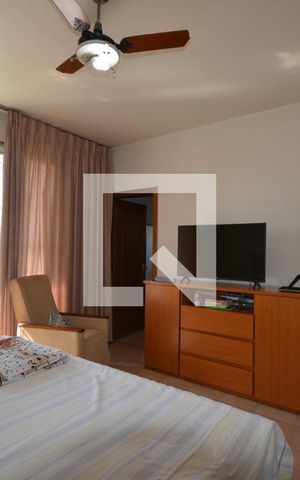 Casa à venda com 536m², 4 quartos e 2 vagasQuarto 1 Suite