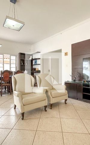 Casa para alugar com 300m², 7 quartos e 3 vagasSala