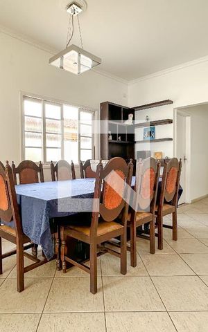 Casa para alugar com 300m², 7 quartos e 3 vagasSala