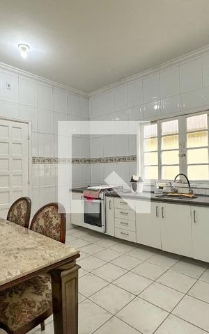 Casa para alugar com 300m², 7 quartos e 3 vagasCozinha