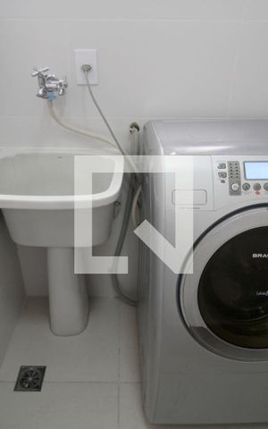 Apartamento para alugar com 70m², 3 quartos e 1 vagaÁrea de Serviço