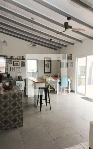Casa à venda com 280m², 3 quartos e 2 vagas Casa à venda com 280m², 3 quartos e 2 vagasVaranda gourmet