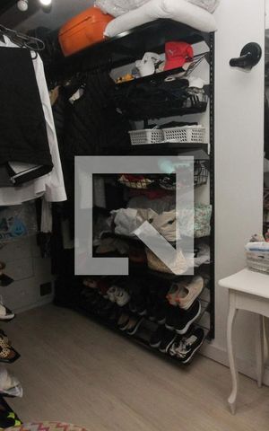 Casa à venda com 280m², 3 quartos e 2 vagas Casa à venda com 280m², 3 quartos e 2 vagasCloset da suíte