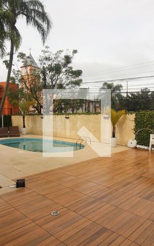 Casa à venda com 280m², 3 quartos e 2 vagas Casa à venda com 280m², 3 quartos e 2 vagasPiscina