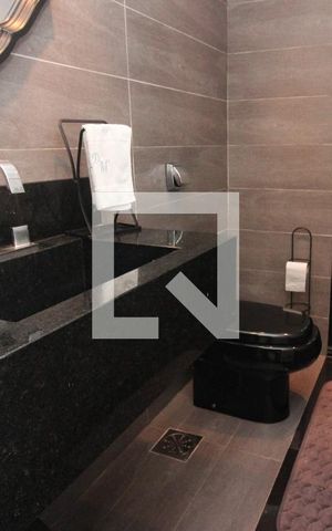 Casa à venda com 280m², 3 quartos e 2 vagas Casa à venda com 280m², 3 quartos e 2 vagasBanheiro 2
