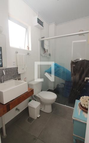 Casa à venda com 280m², 3 quartos e 2 vagas Casa à venda com 280m², 3 quartos e 2 vagasBanheiro 3