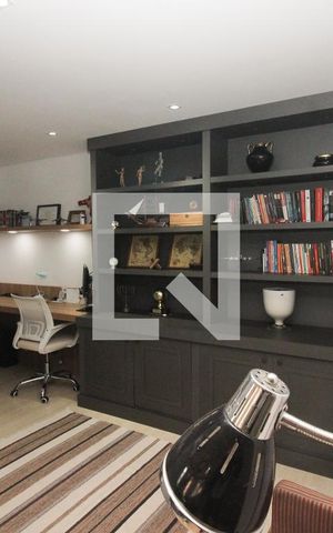 Casa à venda com 280m², 3 quartos e 2 vagas Casa à venda com 280m², 3 quartos e 2 vagasEscritório