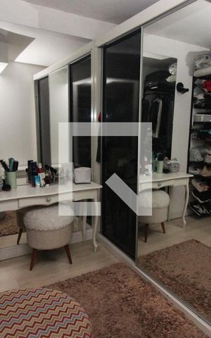 Casa à venda com 280m², 3 quartos e 2 vagas Casa à venda com 280m², 3 quartos e 2 vagasCloset da suíte