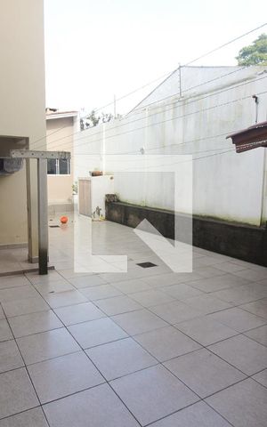 Casa à venda com 280m², 3 quartos e 2 vagas Casa à venda com 280m², 3 quartos e 2 vagasQuintal