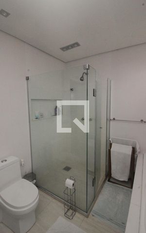 Casa à venda com 280m², 3 quartos e 2 vagas Casa à venda com 280m², 3 quartos e 2 vagasBanheiro da Suíte