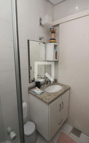 Casa à venda com 280m², 3 quartos e 2 vagas Casa à venda com 280m², 3 quartos e 2 vagasBanheiro 1
