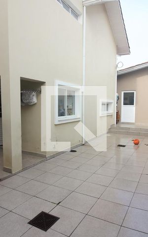 Casa à venda com 280m², 3 quartos e 2 vagas Casa à venda com 280m², 3 quartos e 2 vagasQuintal